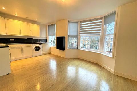 1 bedroom apartment to rent, Trafalgar Square, Scarborough