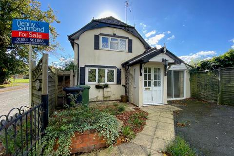 2 bedroom cottage for sale, Walwyn Road, Colwall, Malvern