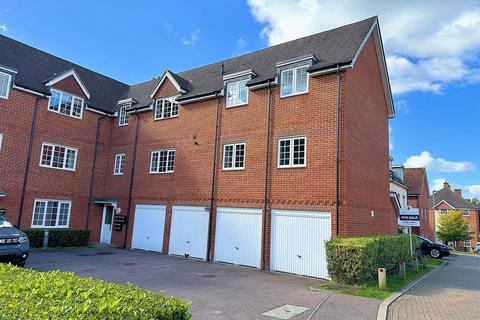 2 bedroom flat for sale, Uxbridge Road, Wendover HP22