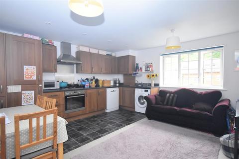 2 bedroom flat for sale, Uxbridge Road, Wendover HP22