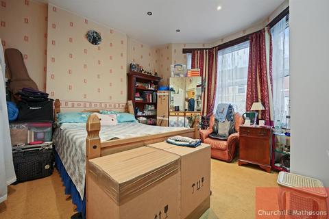 5 bedroom house for sale, Wendover Road, London