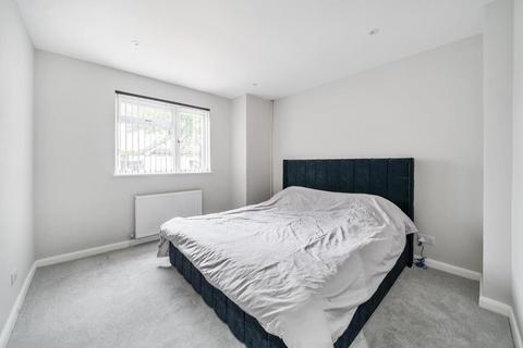 6 Approach Road, Ashford, TW15 1NG