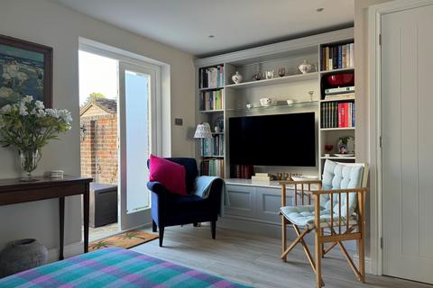 3 bedroom end of terrace house for sale, St. Peters, Chichester, PO19