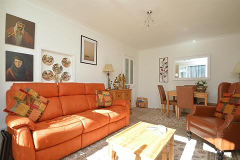 2 bedroom ground floor flat for sale, IDEAL FTB OR RETIREMENT HOME * APSE HEATH