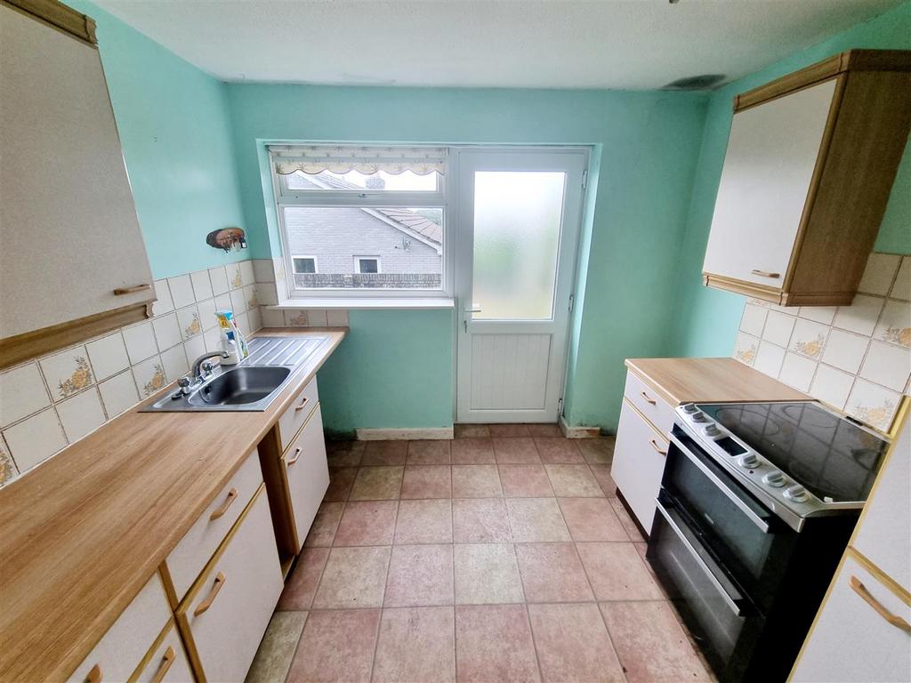 Tor View, Launceston 2 bed semidetached bungalow for sale £195,000