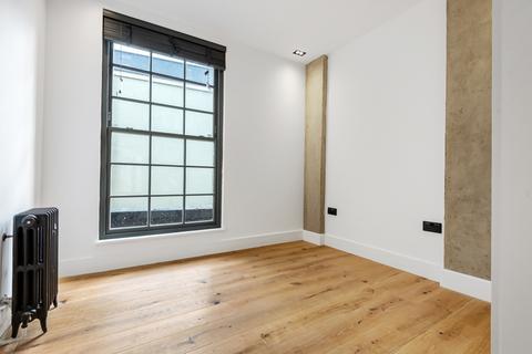 2 bedroom penthouse to rent, Heaton Road London SE15