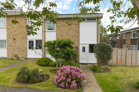 3 bedroom end of terrace house to rent, Sundridge Close, Canterbury