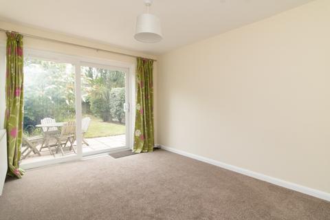 3 bedroom end of terrace house to rent, Sundridge Close, Canterbury