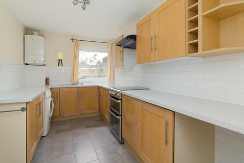 3 bedroom end of terrace house to rent, Sundridge Close, Canterbury