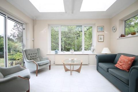 10 Harecroft, Fetcham, Leatherhead, KT22 9NS