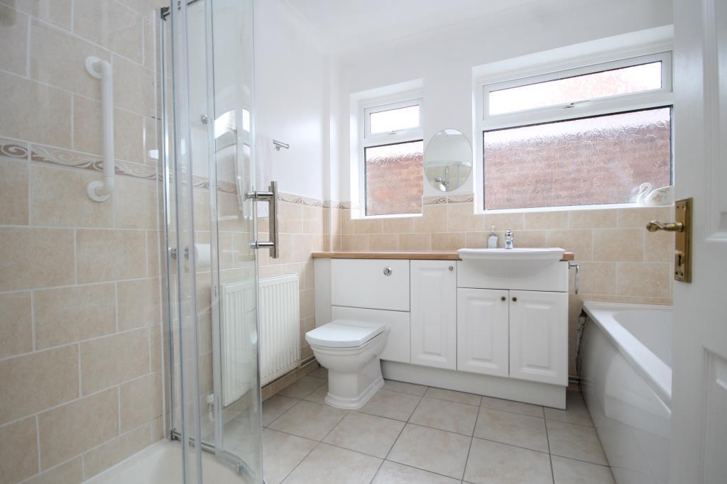 .bathroom.JPG