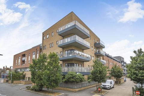 3 bedroom flat for sale, Thornbury Way, Walthamstow, London, E17