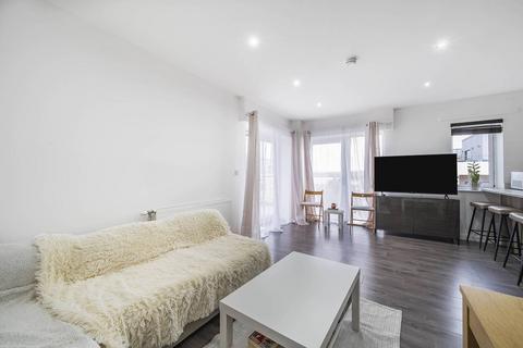 3 bedroom flat for sale, Thornbury Way, Walthamstow, London, E17