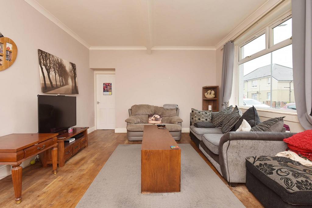 30 Kings Road, Grangemouth, FK3 9AR 2 bed terraced house for sale £160,000