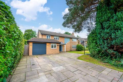 5 bedroom detached house for sale, Shaftesbury Road, Woking, GU22