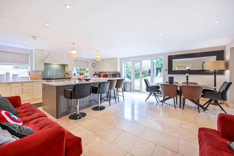 5 bedroom detached house for sale, Shaftesbury Road, Woking, GU22