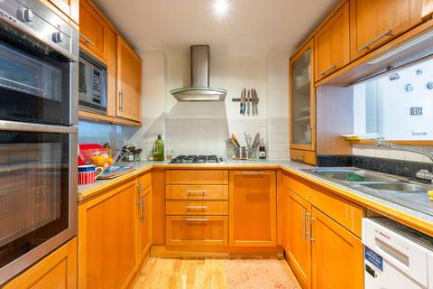 3 bedroom flat to rent, Queensway, Queensway, London, W2