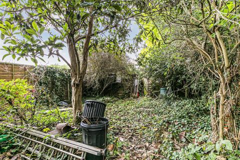 33 Feltham Road, Ashford, TW15 1DQ