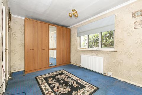 33 Feltham Road, Ashford, TW15 1DQ