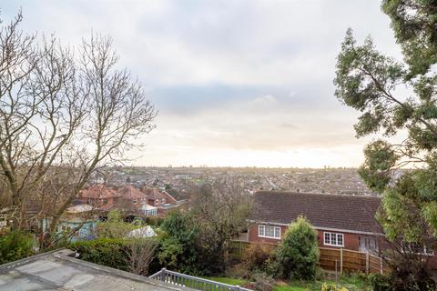 3 bedroom detached house to rent, Carlton Vale Close, Carlton, Nottingham