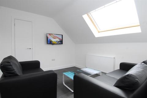 2 bedroom apartment to rent, Quaker Lane, Plymouth PL3