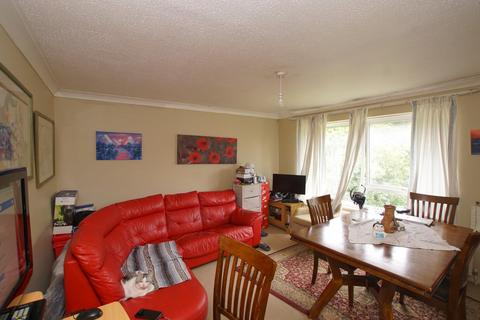 2 bedroom flat for sale, Rushlake Crescent, Eastbourne BN21