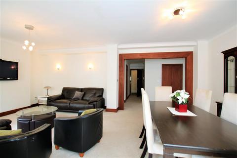 3 bedroom apartment to rent, Marlborough Court, Pembroke Road, London, W8