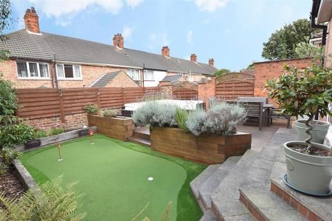 3 bedroom semi-detached house for sale, Princes Road, Cleethorpes DN35