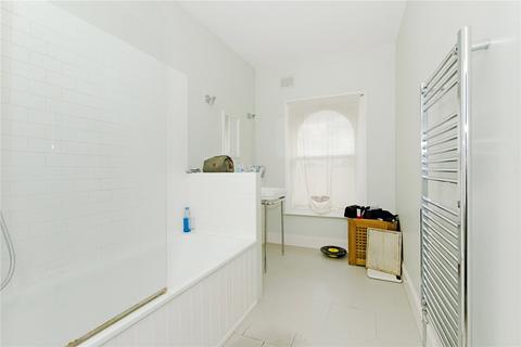 3 bedroom flat for sale, Caversham Road, Kentish Town, London