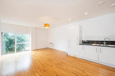 1 bedroom flat for sale, Axminster Road, London