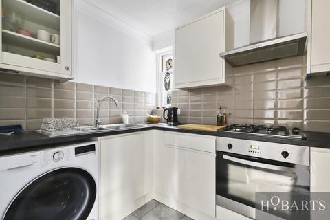 2 bedroom flat to rent, 5 Stapleton Hall Road, London N4