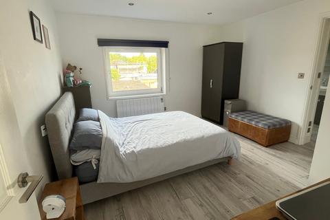 24 Whitley Close, Stanwell, Staines-upon-thames, TW19 7EZ