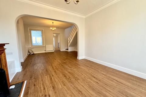3 bedroom terraced house to rent, Cheveley Road, Newmarket, Suffolk, CB8