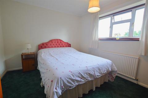 39 Berryfield, Slough, SL2 5SA