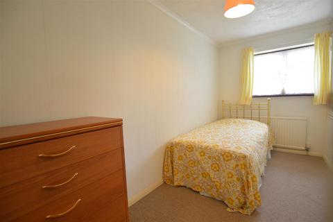 39 Berryfield, Slough, SL2 5SA