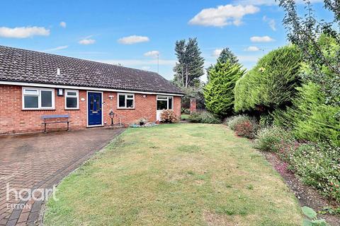 4 bedroom bungalow for sale, Alexandra Avenue, Luton