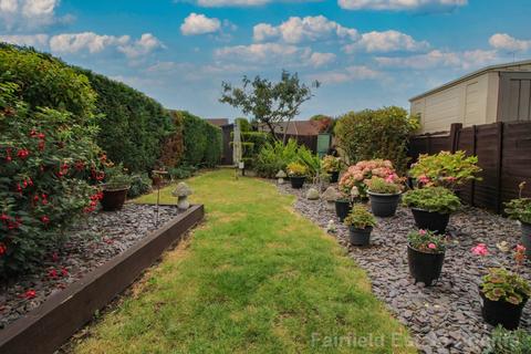 2 bedroom semi-detached house for sale, Fairhaven Crescent, South Oxhey