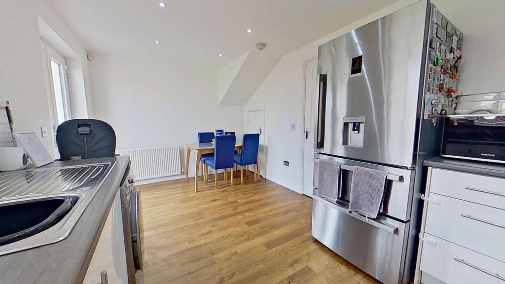 Fitted Kitchen/Breakfast Room
