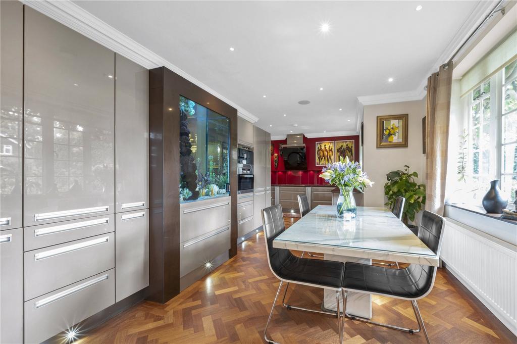 Kitchen/Breakfast Rm