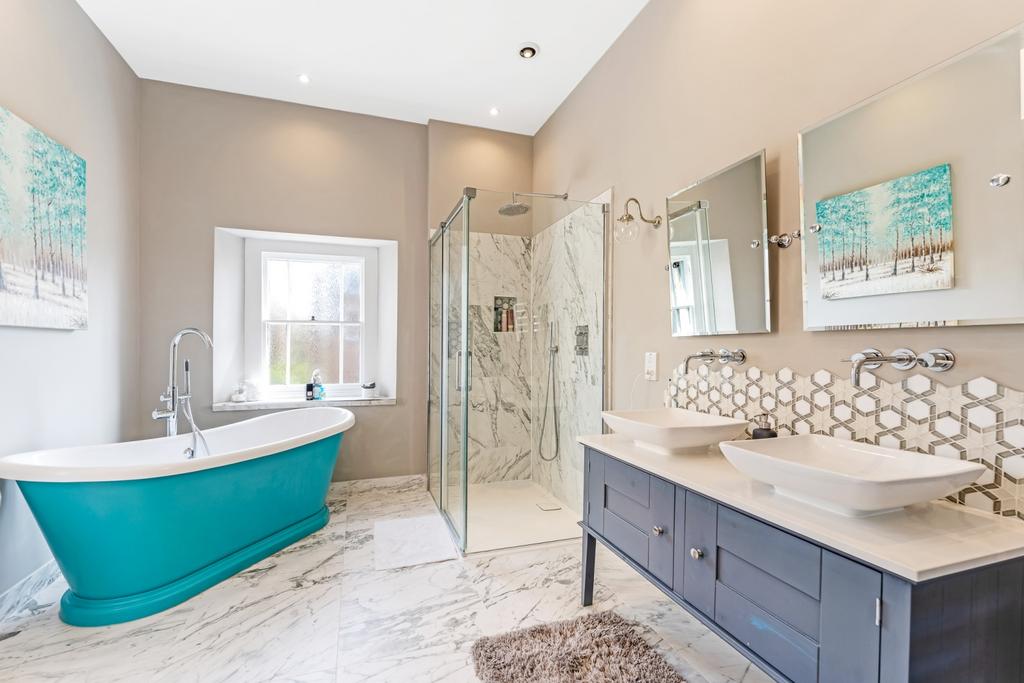 En-suite Bathroom