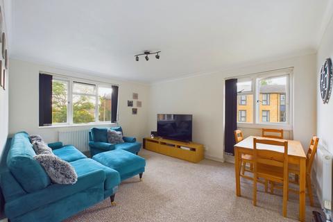 2 bedroom flat for sale, Sleets Road, Horsham RH12