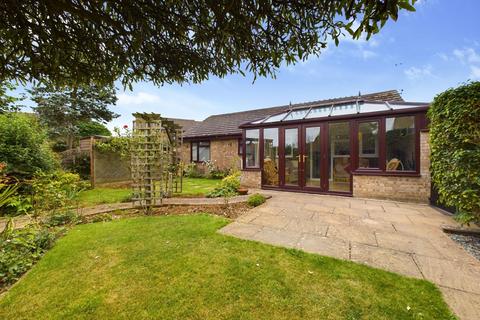 2 bedroom detached bungalow for sale, Heron Close, Towcester, NN12