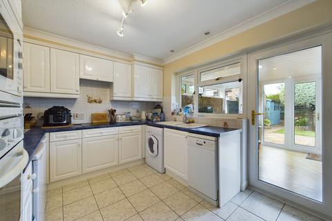 2 bedroom detached bungalow for sale, Heron Close, Towcester, NN12