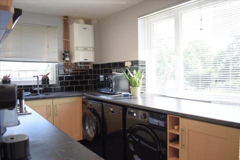 2 bedroom flat to rent, Peninsular Close, Feltham, Middlesex, TW14