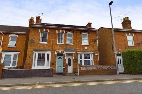 2 bedroom semi-detached house for sale, Wylds Lane, Worcester, Worcestershire, WR5