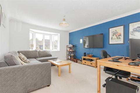 1 bedroom flat for sale, Heathlee Road, Crayford, Dartford, Kent