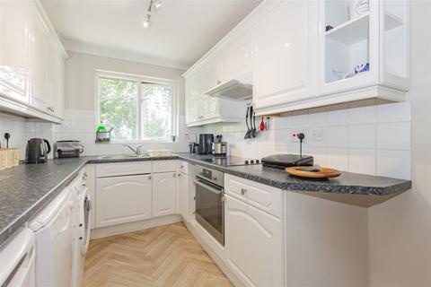 14 Heathlee Road, Dartford, DA1 3PW