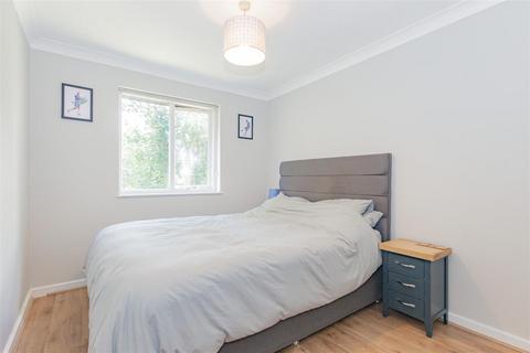 14 Heathlee Road, Dartford, DA1 3PW