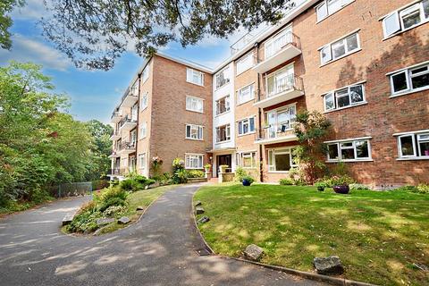 2 bedroom apartment to rent, Madeira Road, Bournemouth BH1