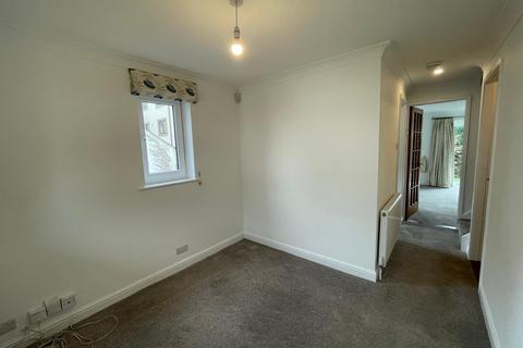 3 bedroom semi-detached house to rent, Old Bridge Rise, Ilkley, West Yorkshire, LS29